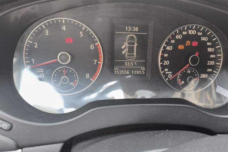 Used Volkswagen Sagitar 2012 1.4TSI Manual Luxury Model Odometer Close Up