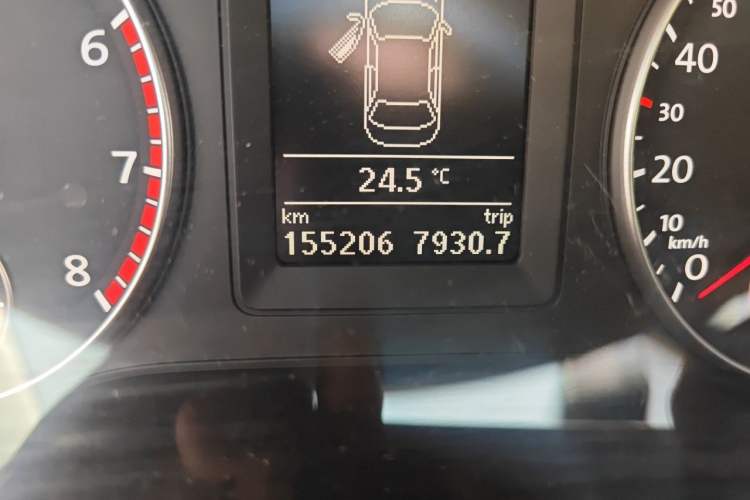 Used Volkswagen Sagitar 2012 1.4TSI Manual Luxury Model Odometer Close Up