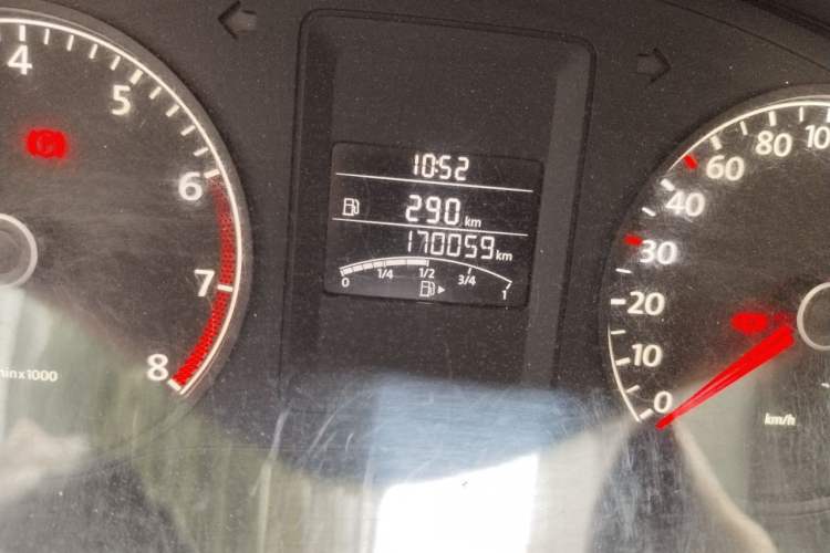 Used Volkswagen Sagitar 2012 1.6L Manual Comfort Model Odometer Close Up