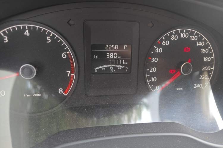 Used Volkswagen Sagitar 2012 1.6L Automatic Comfort Edition Odometer Close Up