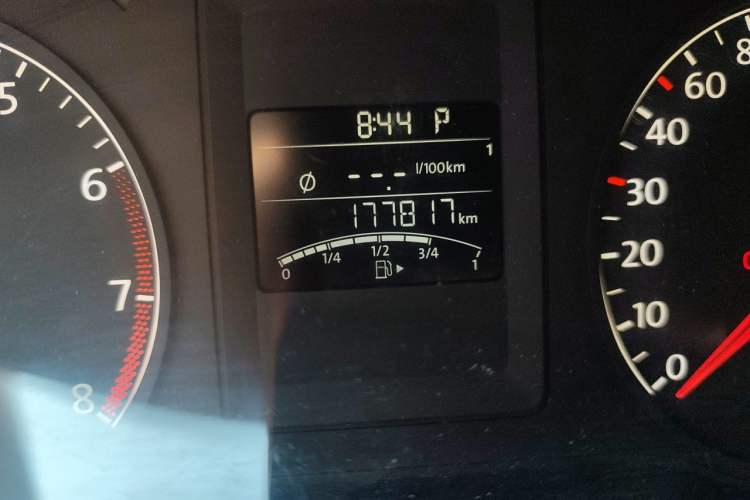 Used Volkswagen Sagitar 2012 1.6L Automatic Comfort Edition Odometer Close Up