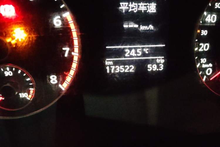 Used Volkswagen Sagitar 2012 1.4TSI Automatic Luxury Edition Odometer Close Up