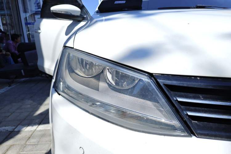 Used Volkswagen Sagitar 2012 1.4TSI Automatic Flagship Edition Right Front Headlight