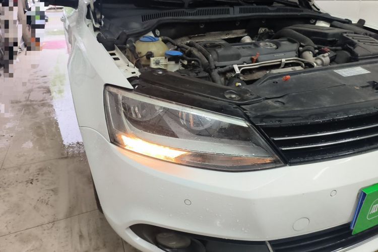 Used Volkswagen Sagitar 2012 1.4TSI Automatic Luxury Edition Right Front Headlight