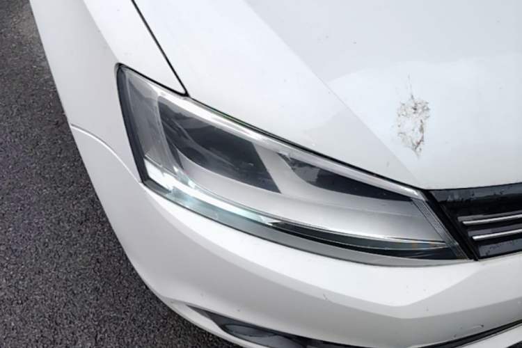 Used Volkswagen Sagitar 2012 1.6L Automatic Comfort Edition Right Front Headlight