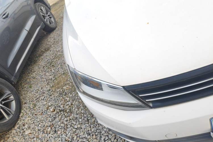Used Volkswagen Sagitar 2012 1.6L Automatic Comfort Edition Right Front Headlight
