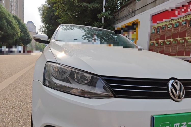 Used Volkswagen Sagitar 2012 1.6L Manual Comfort Model Right Front Headlight