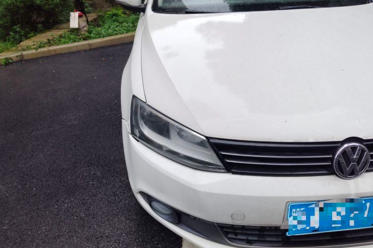 Used Volkswagen Sagitar 2012 1.6L Manual Comfort Model Right Front Headlight