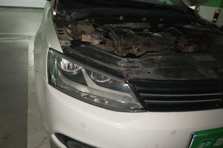 Used Volkswagen Sagitar 2012 1.4TSI Automatic Luxury Edition Right Front Headlight