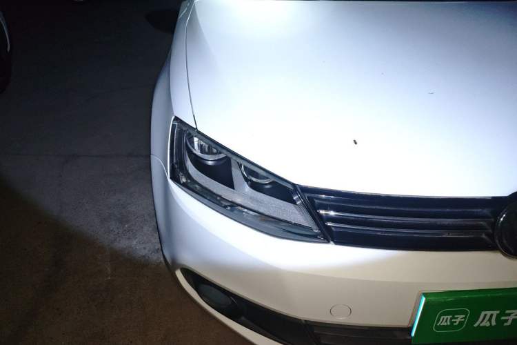 Used Volkswagen Sagitar 2012 1.6L Automatic Comfort Edition Right Front Headlight