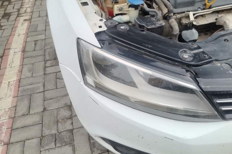 Used Volkswagen Sagitar 2012 1.4TSI Automatic Luxury Edition Right Front Headlight