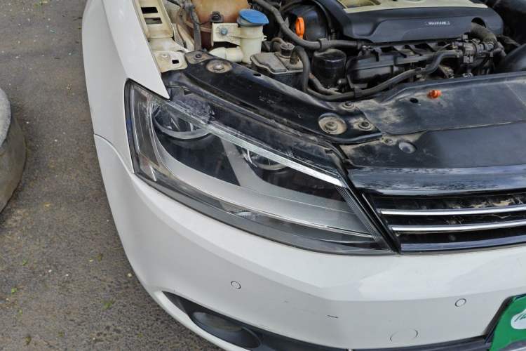 Used Volkswagen Sagitar 2012 1.8TSI Automatic Flagship Edition Right Front Headlight