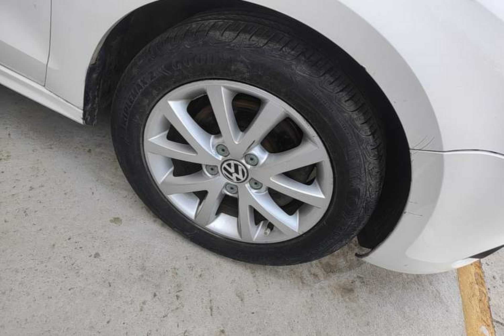 Used Volkswagen Sagitar 2012 1.4TSI Automatic Luxury Edition Right Front Wheel Hub