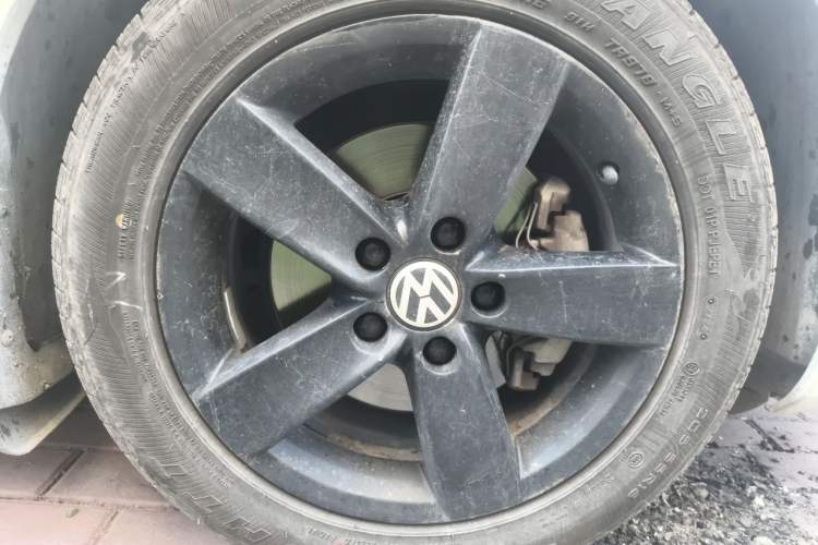Used Volkswagen Sagitar 2012 1.4TSI Automatic Flagship Edition Right Front Wheel Hub