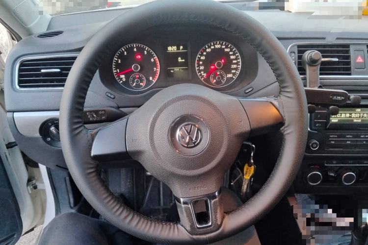 Used Volkswagen Sagitar 2012 1.4TSI Automatic Fashion Edition Steering Wheel