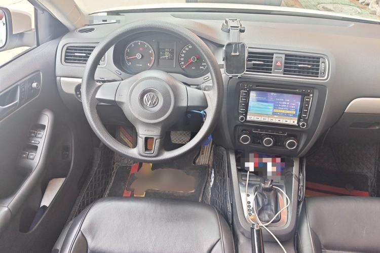 Used Volkswagen Sagitar 2012 1.6L Automatic Comfort Edition Steering Wheel
