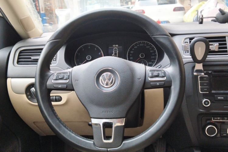 Used Volkswagen Sagitar 2012 1.4TSI Manual Luxury Model Steering Wheel