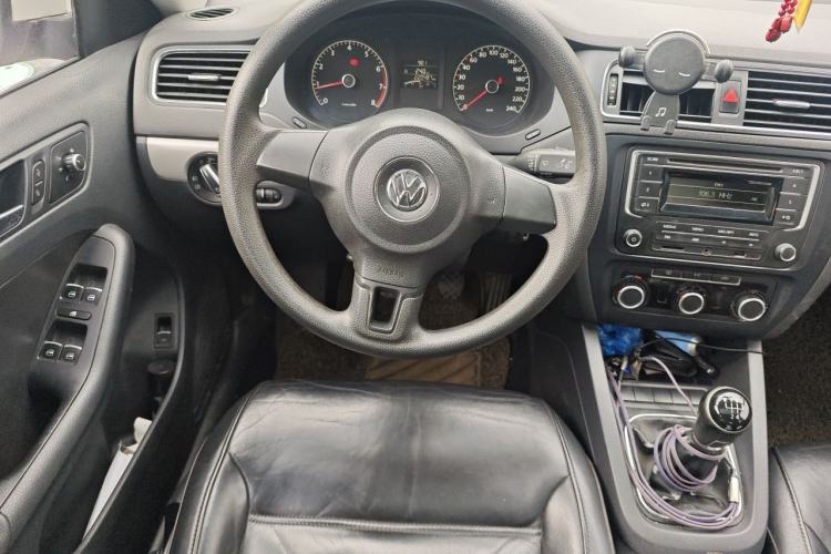Used Volkswagen Sagitar 2012 1.6L Manual Comfort Model Steering Wheel