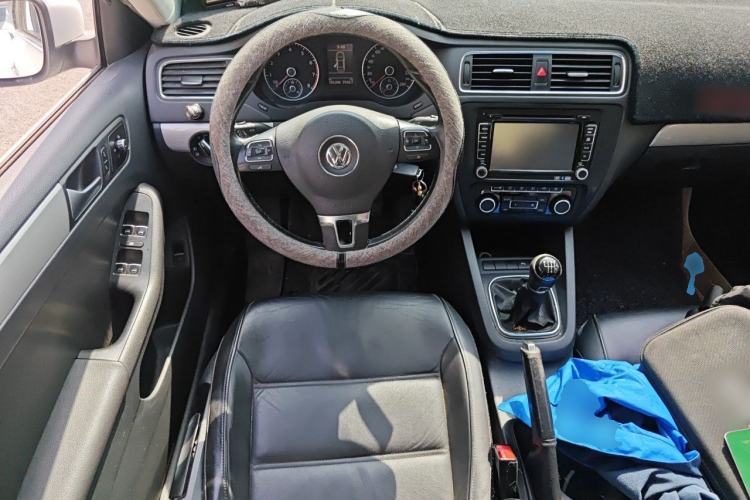 Used Volkswagen Sagitar 2012 1.4TSI Manual Luxury Model Steering Wheel