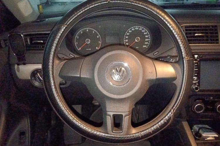 Used Volkswagen Sagitar 2012 1.6L Automatic Comfort Edition Steering Wheel