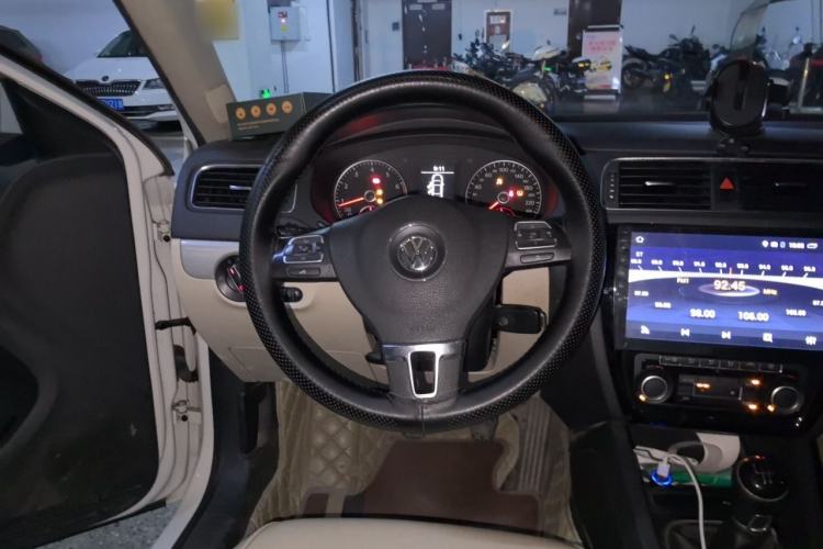 Used Volkswagen Sagitar 2012 1.4TSI Manual Luxury Model Steering Wheel
