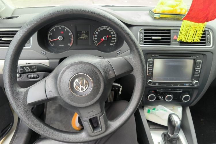 Used Volkswagen Sagitar 2012 1.6L Automatic Comfort Edition Steering Wheel