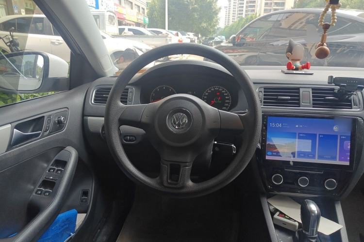 Used Volkswagen Sagitar 2012 1.6L Automatic Comfort Edition Steering Wheel