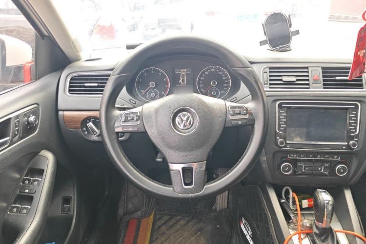 Used Volkswagen Sagitar 2012 1.8TSI Automatic Flagship Edition Steering Wheel