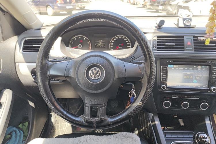 Used Volkswagen Sagitar 2012 1.6L Manual Comfort Model Steering Wheel