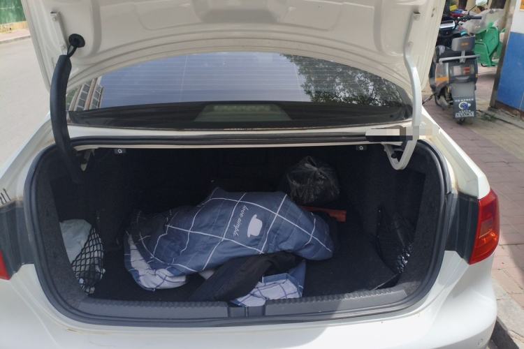 Used Volkswagen Sagitar 2012 1.6L Automatic Comfort Edition Trunk