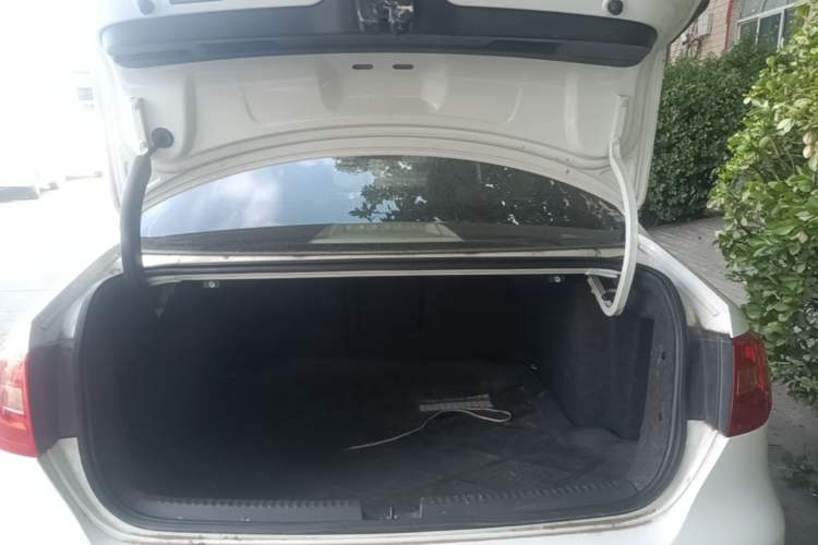 Used Volkswagen Sagitar 2012 1.4TSI Automatic Luxury Edition Trunk