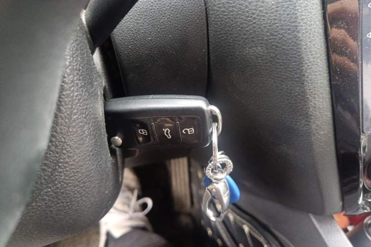 Used Volkswagen Sagitar 2012 1.4TSI Automatic Luxury Edition Vehicle Key