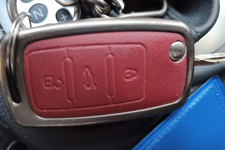 Used Volkswagen Sagitar 2012 1.6L Automatic Comfort Edition Vehicle Key