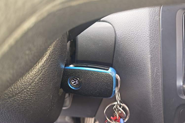 Used Volkswagen Sagitar 2012 1.6L Automatic Comfort Edition Vehicle Key