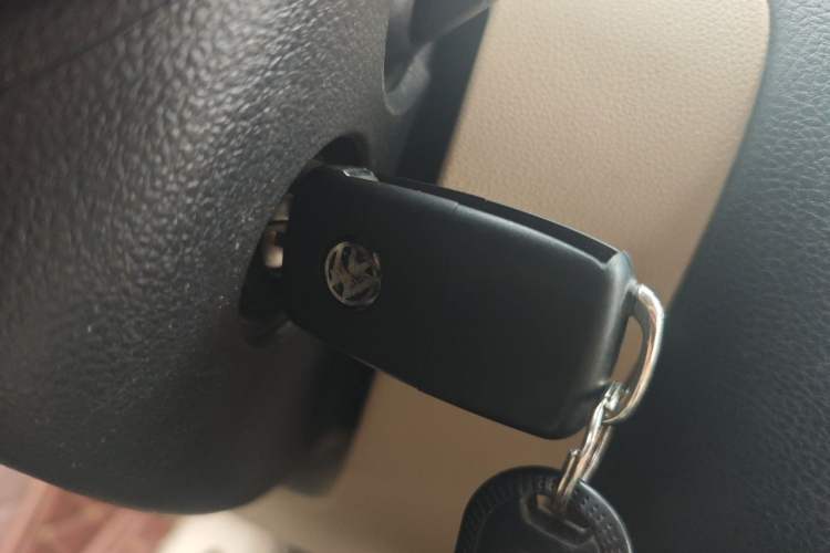 Used Volkswagen Sagitar 2012 1.6L Automatic Comfort Edition Vehicle Key
