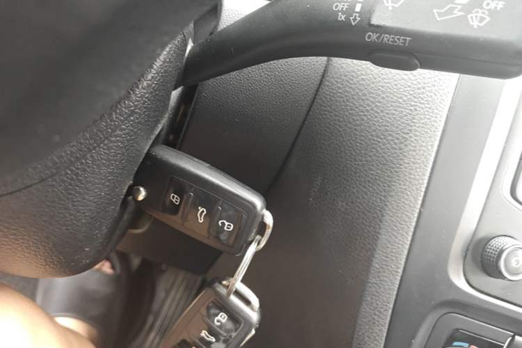 Used Volkswagen Sagitar 2012 1.6L Automatic Comfort Edition Vehicle Key