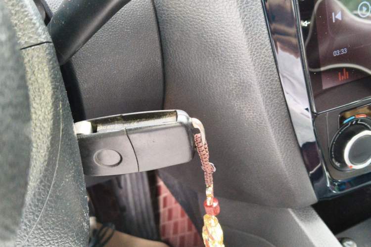 Used Volkswagen Sagitar 2012 1.6L Automatic Fashion Edition Vehicle Key