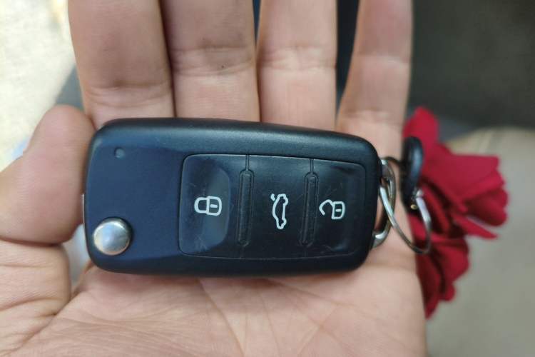 Used Volkswagen Sagitar 2012 1.4TSI Automatic Luxury Edition Vehicle Key