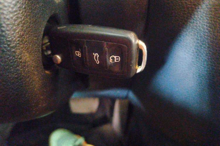 Used Volkswagen Sagitar 2012 1.6L Automatic Comfort Edition Vehicle Key