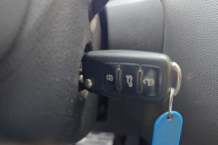 Used Volkswagen Sagitar 2012 1.4TSI Automatic Fashion Edition Vehicle Key