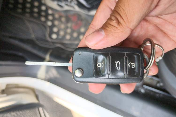 Used Volkswagen Sagitar 2012 1.6L Automatic Comfort Edition Vehicle Key