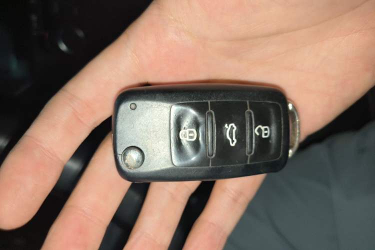 Used Volkswagen Sagitar 2012 1.4TSI Automatic Luxury Edition Vehicle Key