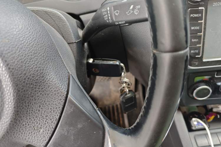 Used Volkswagen Sagitar 2012 1.6L Automatic Comfort Edition Vehicle Key