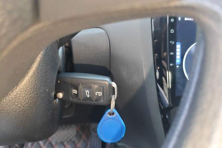 Used Volkswagen Sagitar 2012 1.6L Automatic Comfort Edition Vehicle Key