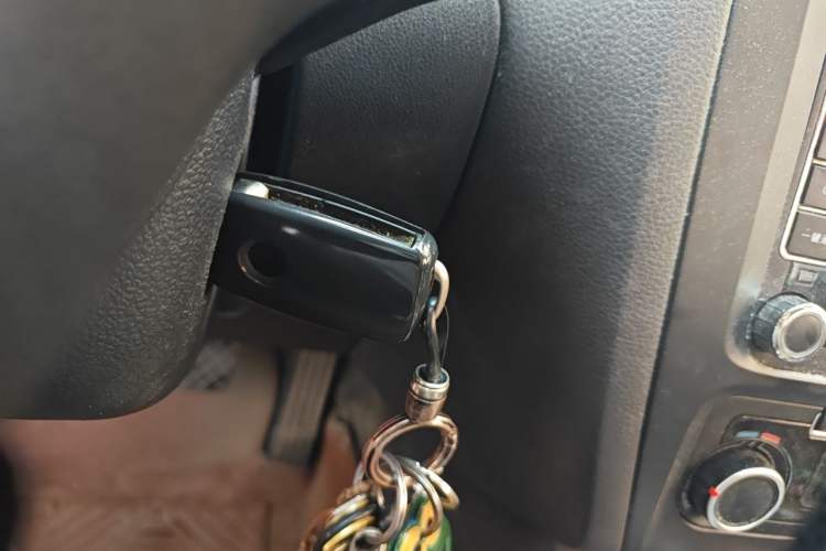 Used Volkswagen Sagitar 2012 1.6L Automatic Comfort Edition Vehicle Key