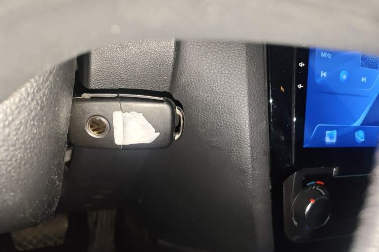 Used Volkswagen Sagitar 2012 1.6L Automatic Comfort Edition Vehicle Key