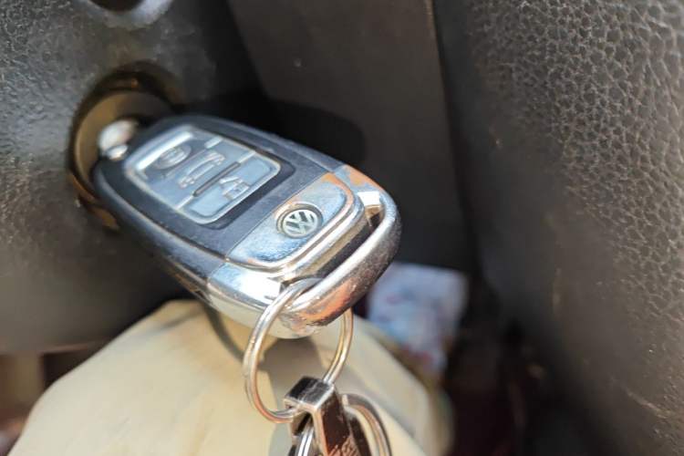 Used Volkswagen Sagitar 2012 1.6L Manual Comfort Model Vehicle Key