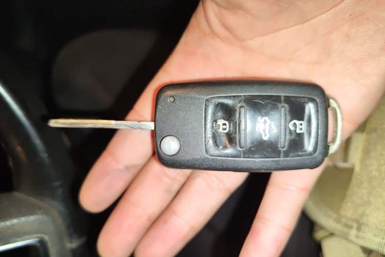 Used Volkswagen Sagitar 2012 1.6L Automatic Comfort Edition Vehicle Key