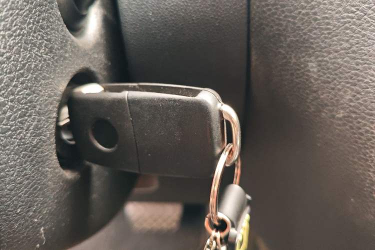 Used Volkswagen Sagitar 2012 1.6L Automatic Comfort Edition Vehicle Key