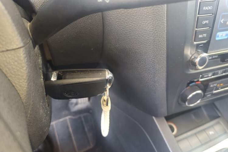 Used Volkswagen Sagitar 2012 1.4TSI Automatic Luxury Edition Vehicle Key